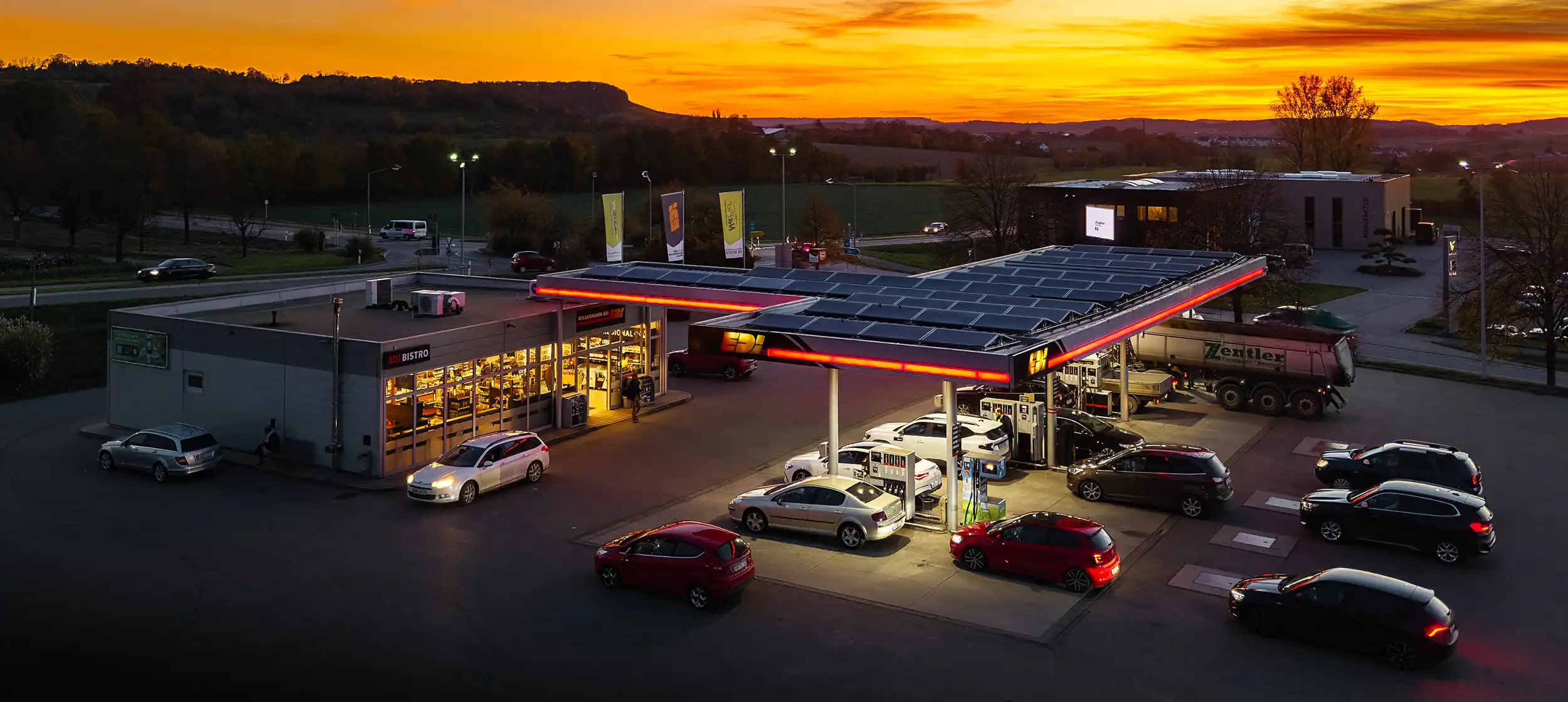 EDi Tankstelle am Ö-Center mit Preismast im Vordergrund